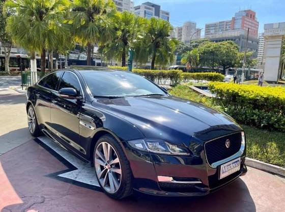 JAGUAR XJ 3.0 R-SPORT SUPERCHARGED V6 24V GASOLINA 4P AUTOMÁTICO JAGUAR XJ 3.0 R-SPORT SUPERCHARGED V6 24V GASOLINA 4P AUTOMÁTICO